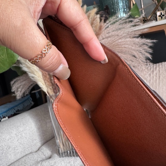 Louis Vuitton Vintage Monogram Wallet - Picture 4 of 16